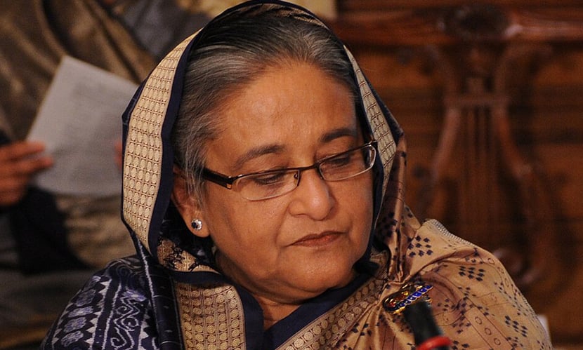 রাষ্ট্রদ্রোহ মামলায় শেখ হাসিনাসহ ২৬১ জনকে পলাতক দেখিয়ে বিজ্ঞপ্তি সিআইডির